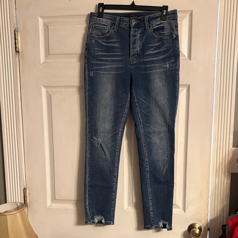 Trendy Blue Distressed Ankle Jeans
